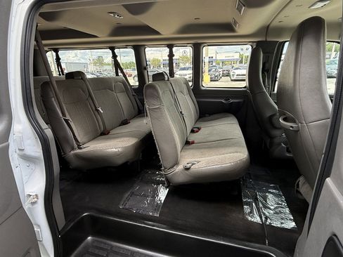 Used 2017 Chevrolet Express 3500 LT w/ LT Preferred Equipment Group RWD image 13