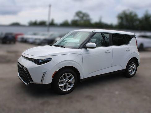 Certified 2024 Kia Soul LX w/ Option Group 015 FWD image 14