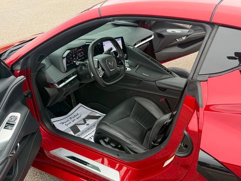 Used 2022 Chevrolet Corvette Stingray Preferred Cpe w/ Battery Protection Package RWD image 2