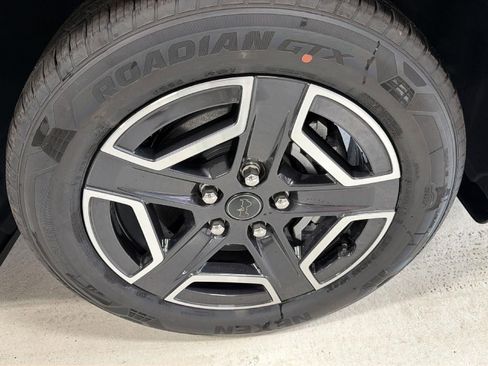 New 2026 Jeep Cherokee Limited image 25