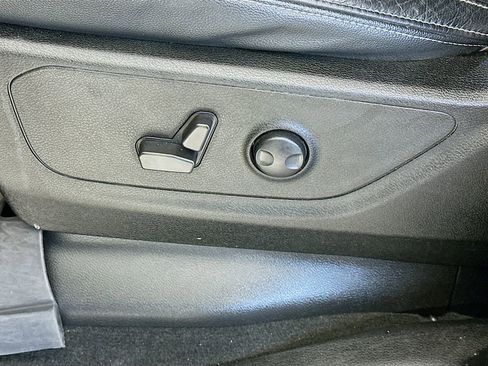 Used 2022 RAM 1500 Big Horn w/ Night Edition AWD/4WD image 22