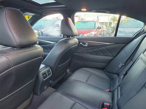 Used 2023 INFINITI Q50 Sensory image 8