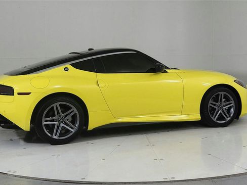Certified 2024 Nissan Z Sport w/ Floor Mat Package RWD image 7