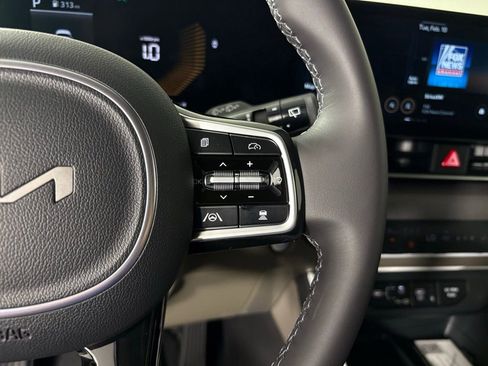 New 2026 Kia Carnival EX image 21