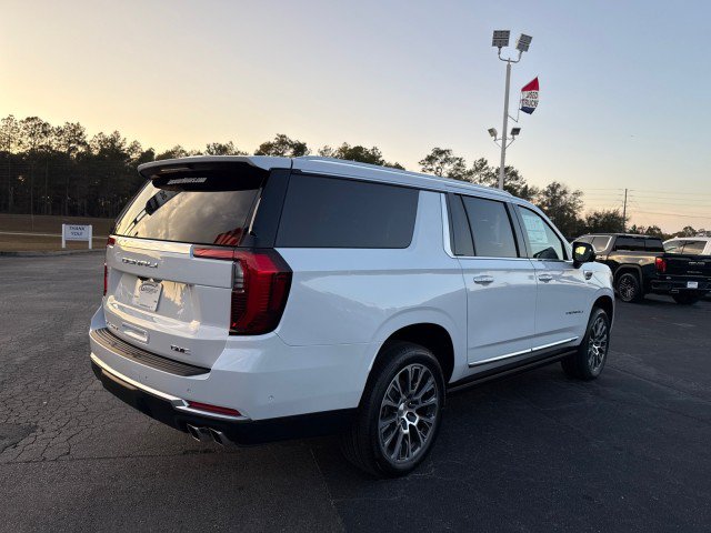 New 2026 GMC Yukon XL Denali w/ Sun & Power Step Package RWD image 3