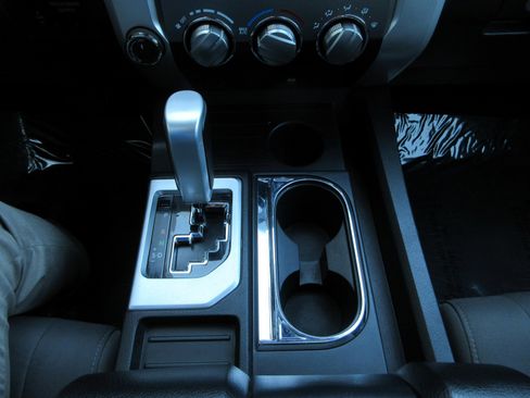 Used 2019 Toyota Tundra SR5 AWD/4WD image 43