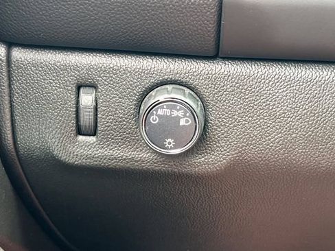 Used 2018 Chevrolet Colorado LT RWD image 32