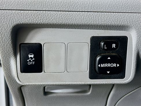 Used 2011 Toyota Corolla LE image 16