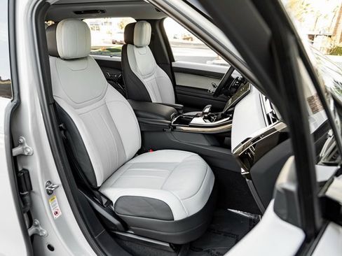 Used 2024 Land Rover Range Rover Sport Dynamic SE image 26