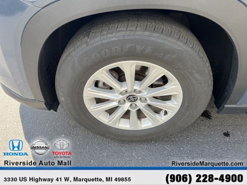 Used 2025 Toyota Grand Highlander AWD image 11