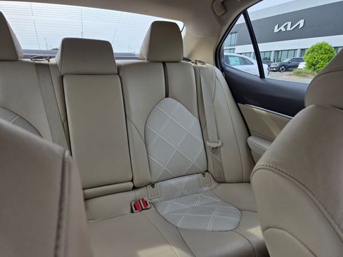 Used 2018 Toyota Camry XLE w/ Audio Package FWD image 14