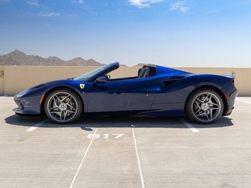 Used 2022 Ferrari F8 Tributo RWD image 5