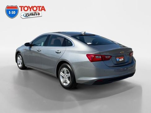 Used 2024 Chevrolet Malibu LT image 3