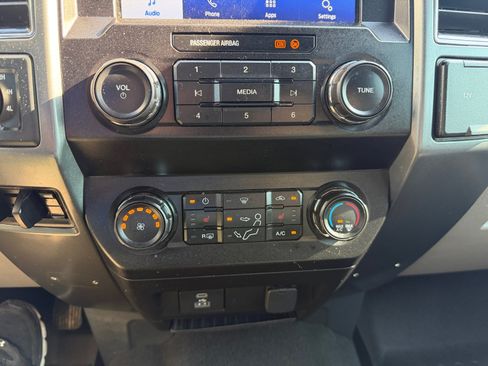Used 2022 Ford F250 XLT w/ XLT Premium Package AWD/4WD image 26