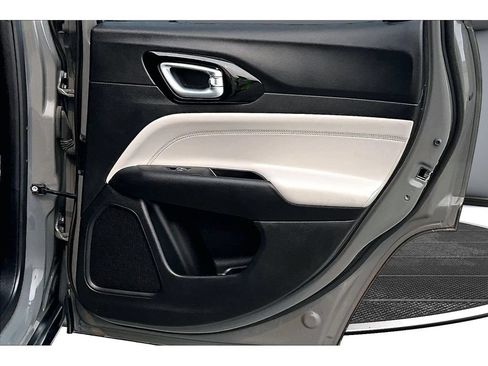 Certified 2023 Jeep Compass Limited AWD/4WD image 43