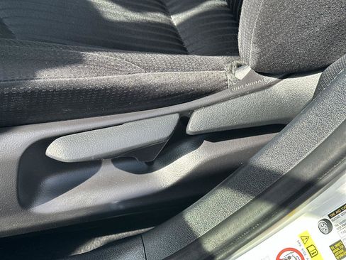 Used 2021 Toyota Prius Prime LE image 22