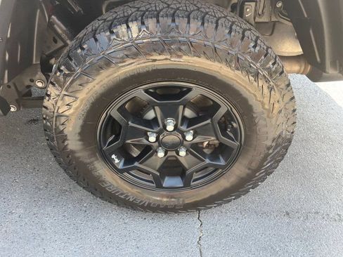 Used 2021 Jeep Gladiator Sport AWD/4WD image 23
