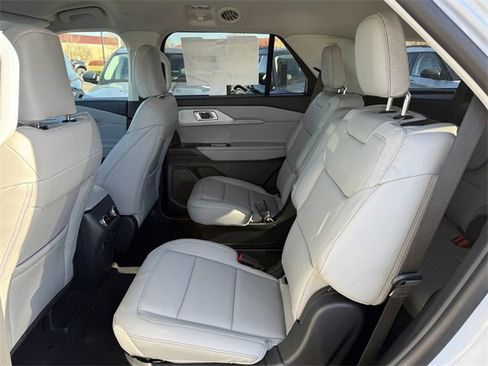 New 2026 Ford Explorer Active w/ Active Comfort Package image 15