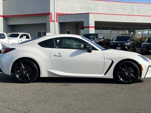 Certified 2024 Toyota GR86 Premium image 5