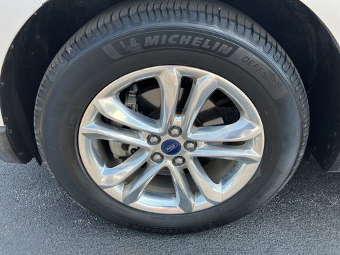 Used 2017 Ford Edge SEL w/ Equipment Group 201A FWD image 11