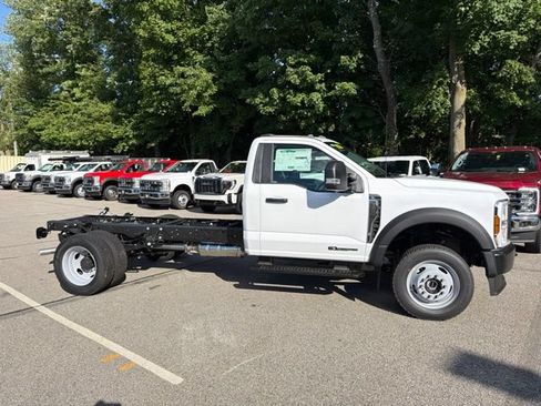 New 2026 Ford F550 4x4 Regular Cab Super Duty image 2