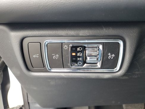 New 2026 Lincoln Aviator AWD image 13