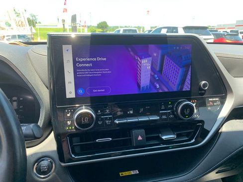 Used 2023 Toyota Highlander Platinum FWD image 21