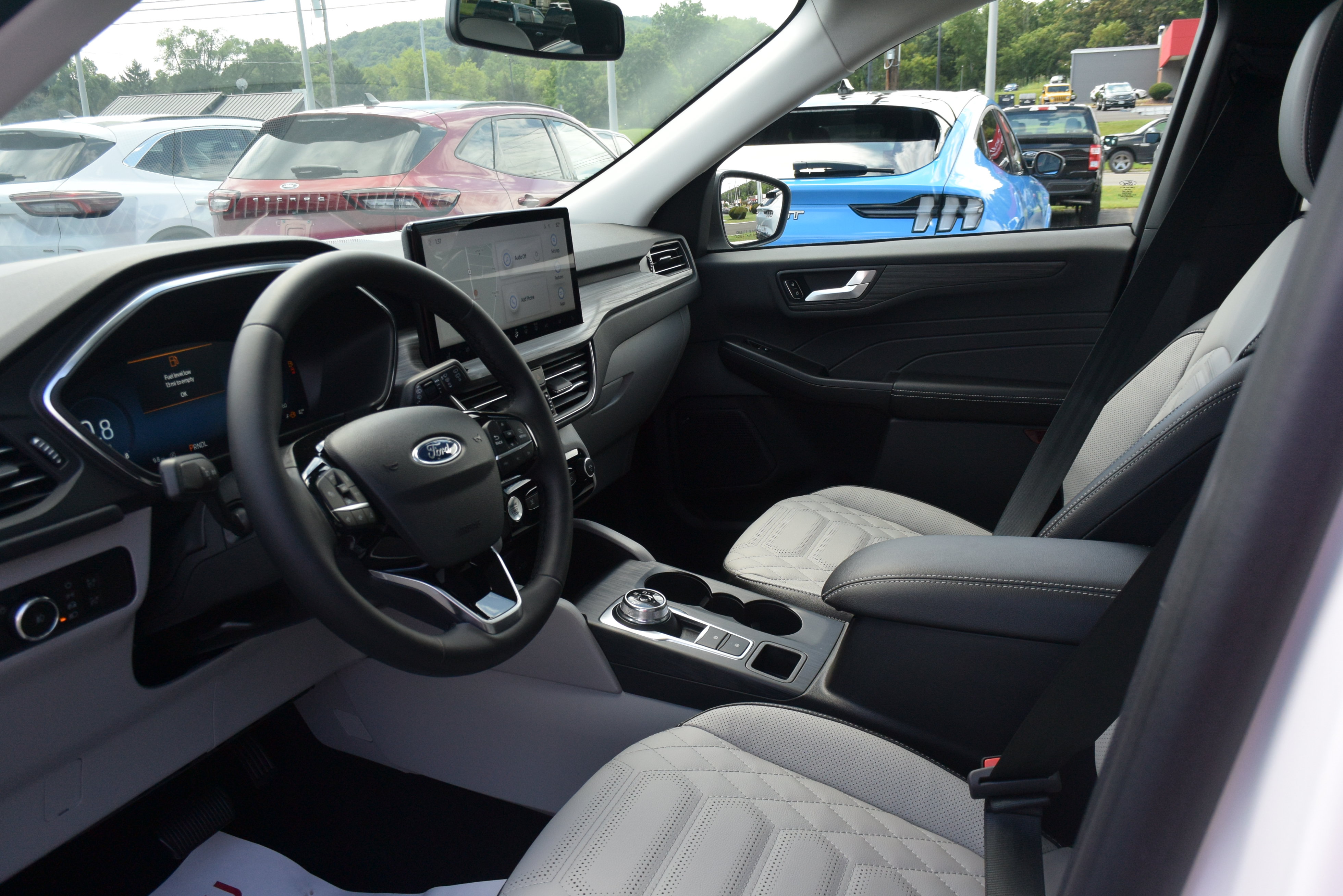 Used 2023 Ford Escape Platinum w/ Premium Technology Package AWD/4WD image 12