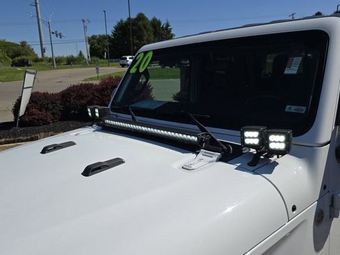 Used 2020 Jeep Gladiator Sport w/ Quick Order Package 24S AWD/4WD image 7