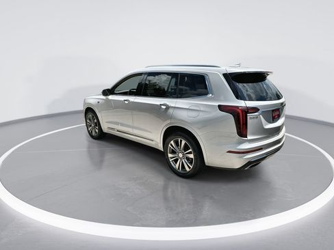 Used 2021 Cadillac XT6 Premium Luxury FWD image 6