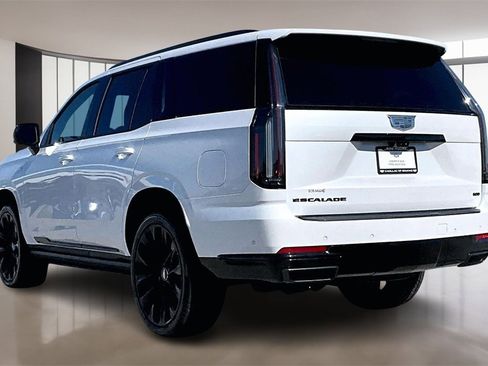 Used 2025 Cadillac Escalade Sport Platinum w/ LPO, ONYX Package image 12