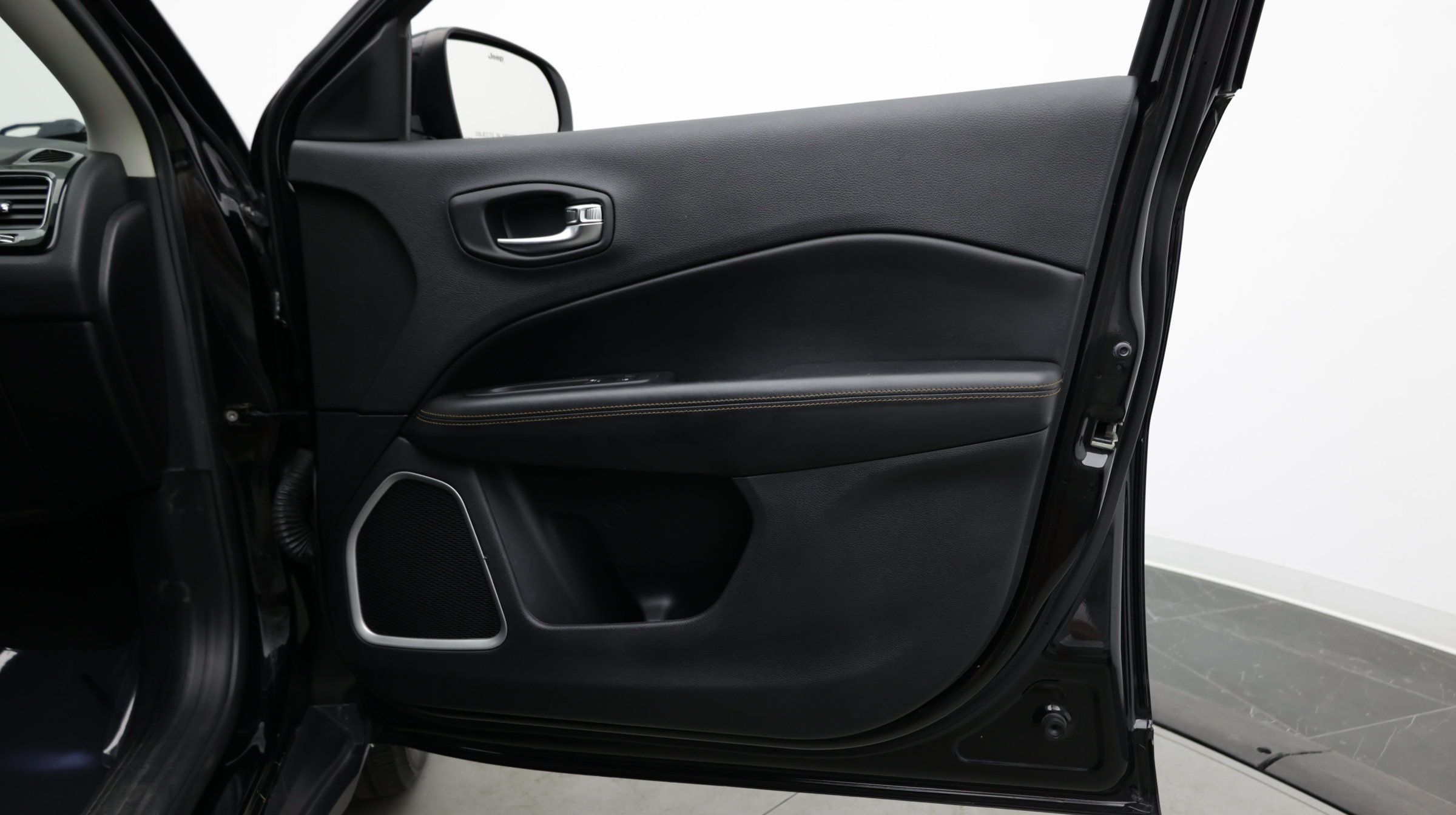 Used 2020 Jeep Compass Limited FWD image 37