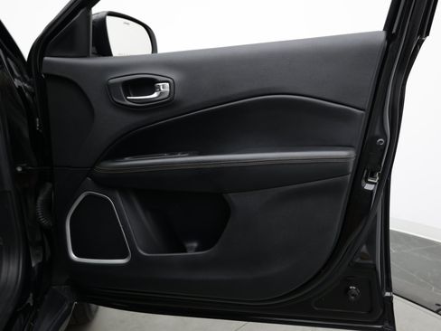 Used 2020 Jeep Compass Limited FWD image 37