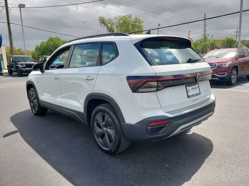 Certified 2025 Volkswagen Taos S image 8