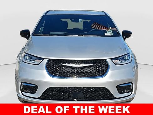 New 2026 Chrysler Pacifica Select image 8