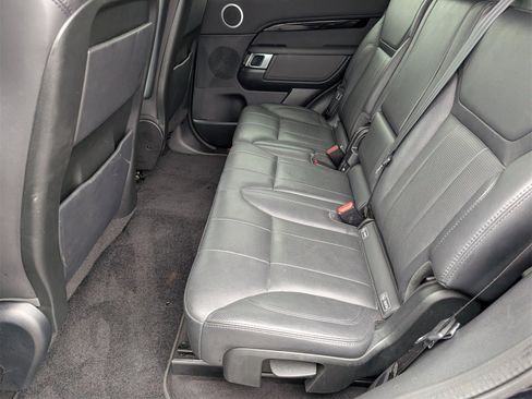 Used 2020 Land Rover Discovery SE image 28