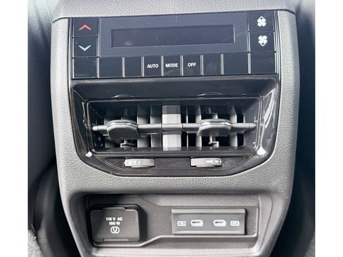 New 2026 Jeep Grand Cherokee L 2WD image 28