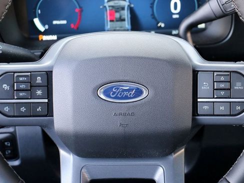 New 2026 Ford F250 Lariat w/ Black Appearance Package image 31