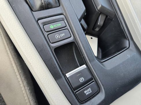 Certified 2023 Honda Accord EX image 19