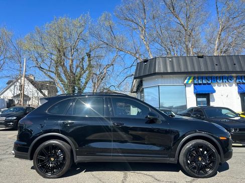 Used 2016 Porsche Cayenne GTS AWD/4WD image 3