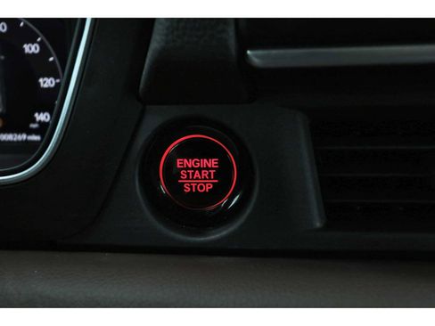 Used 2025 Honda Pilot Elite image 28
