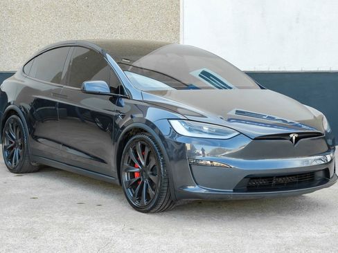 Used 2023 Tesla Model X Plaid image 6