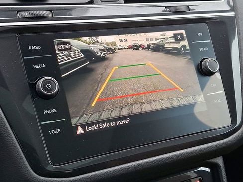 Certified 2024 Volkswagen Tiguan SE R-Line AWD/4WD image 24