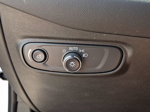 Certified 2023 Chevrolet Equinox LS w/ LS Convenience Package FWD image 28