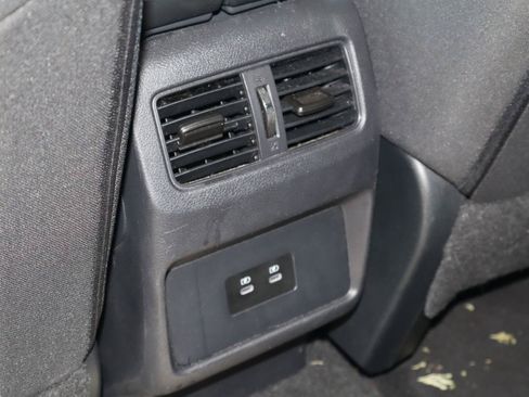 Used 2024 Nissan Rogue SV FWD image 18