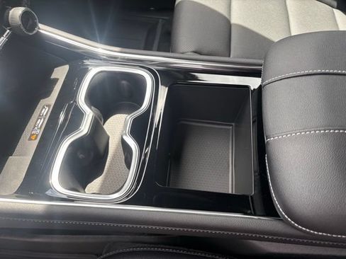 New 2026 Chevrolet Traverse LT w/ Sun and Wheel Package FWD image 19