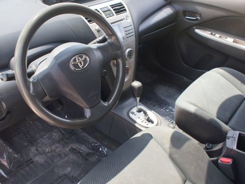 Used 2010 Toyota Yaris Sedan FWD image 9