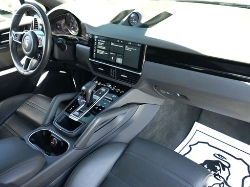 Used 2020 Porsche Cayenne S AWD/4WD image 30