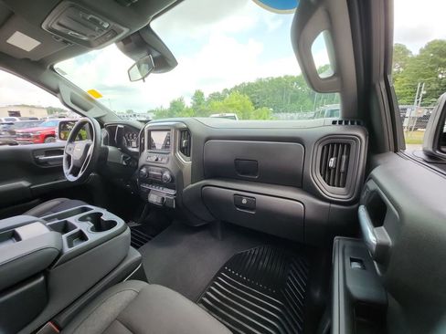 Certified 2025 Chevrolet Silverado 1500 Custom w/ Turbomax Blackout Package image 32