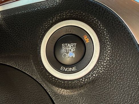 Used 2014 Chrysler 300 image 19